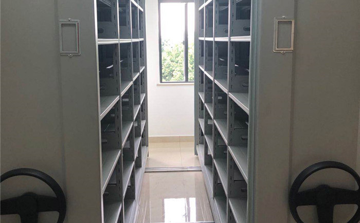 密集架脫軌維修好的圖 密集架脫軌維修好的圖